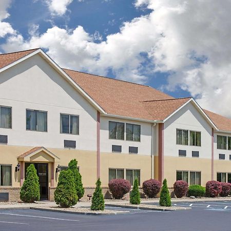 Baymont By Wyndham Boston Heights/Hudson Hotell Eksteriør bilde